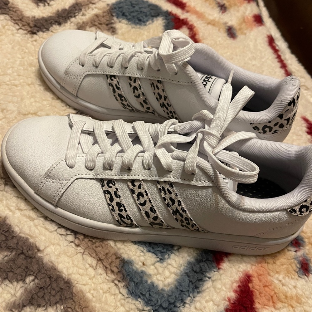 Adidas Sneakers